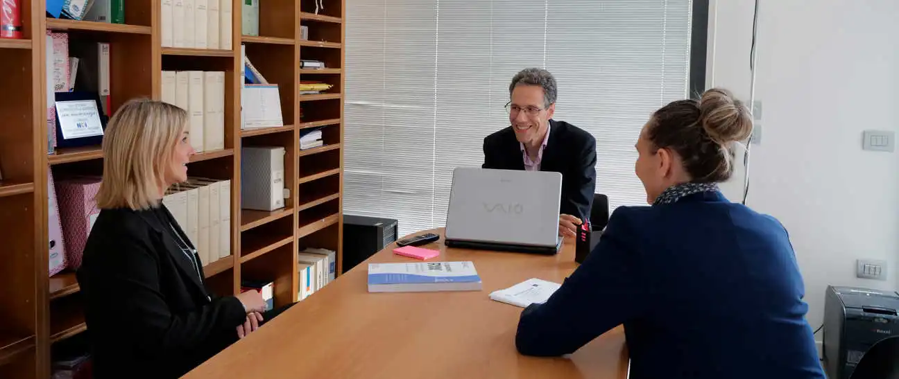Dottori commercialisti a Legnago e Verona. Servizi per aziende, professionisti, associazioni e privati. Servizi Online
